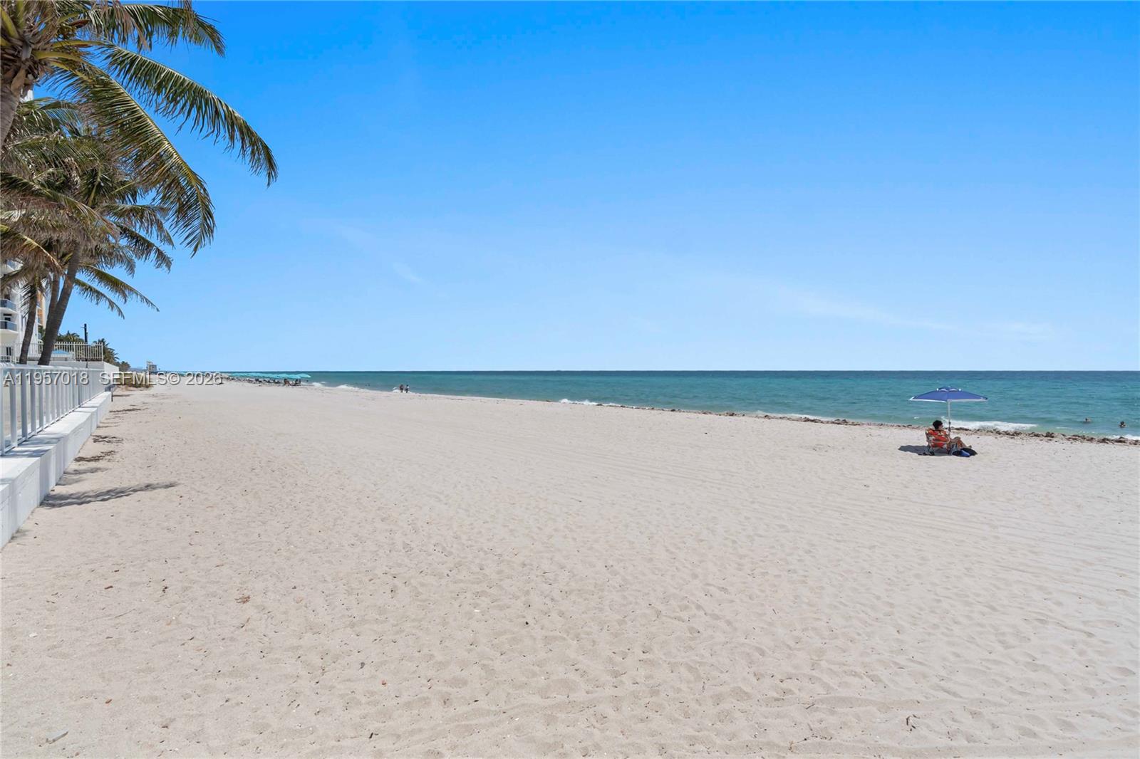 RESIDENCES ON HOLLYWOOD B - Residential