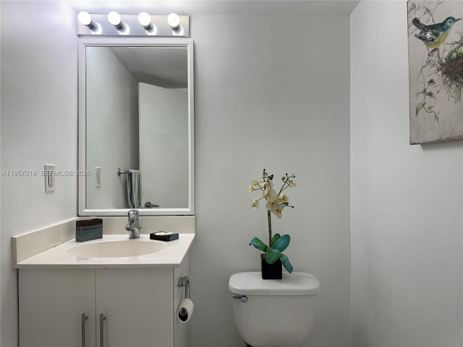 RESIDENCES ON HOLLYWOOD B - Residential