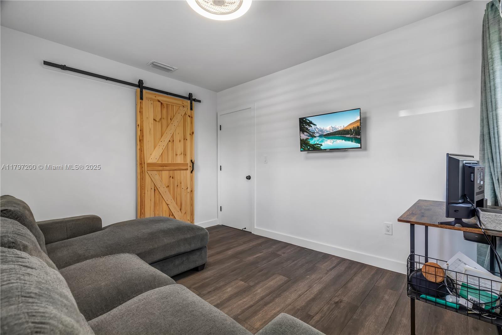 DARLINGTON MANOR 1ST ADDN - Residential