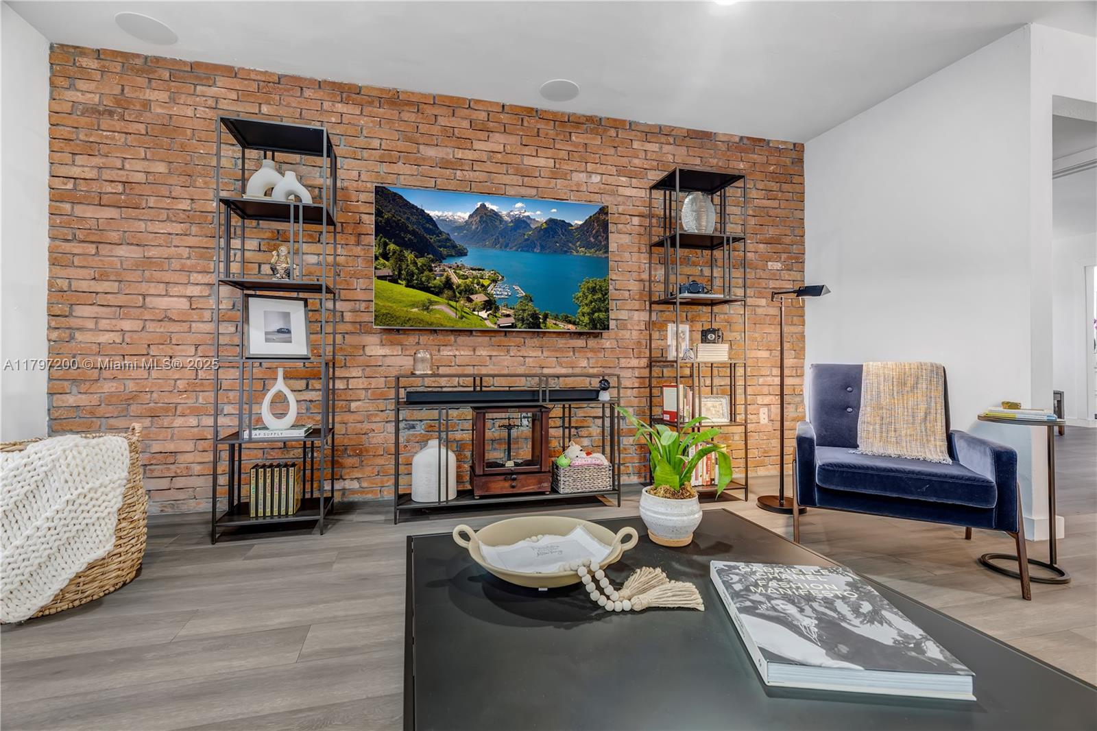 DARLINGTON MANOR 1ST ADDN - Residential