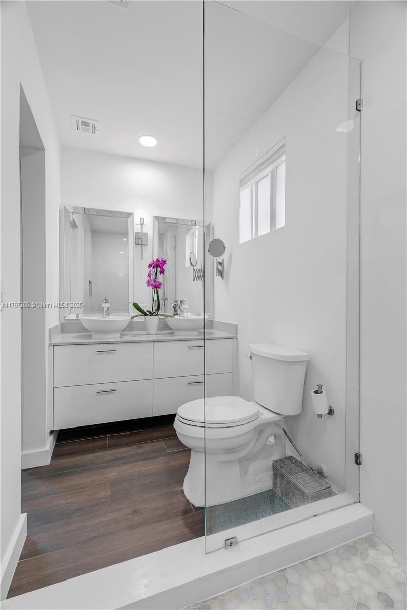 DARLINGTON MANOR 1ST ADDN - Residential