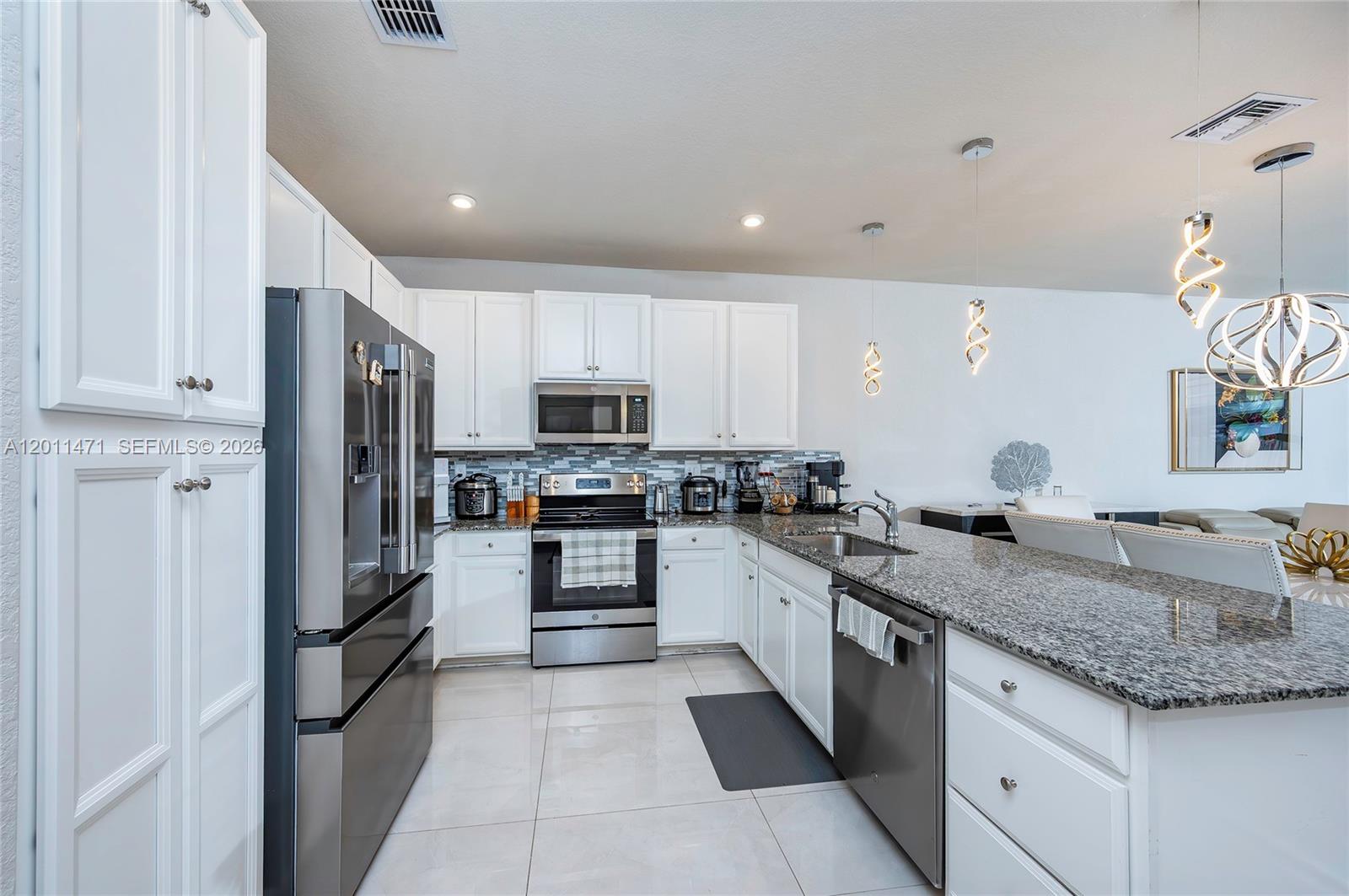MC RESIDENTIAL - Residential