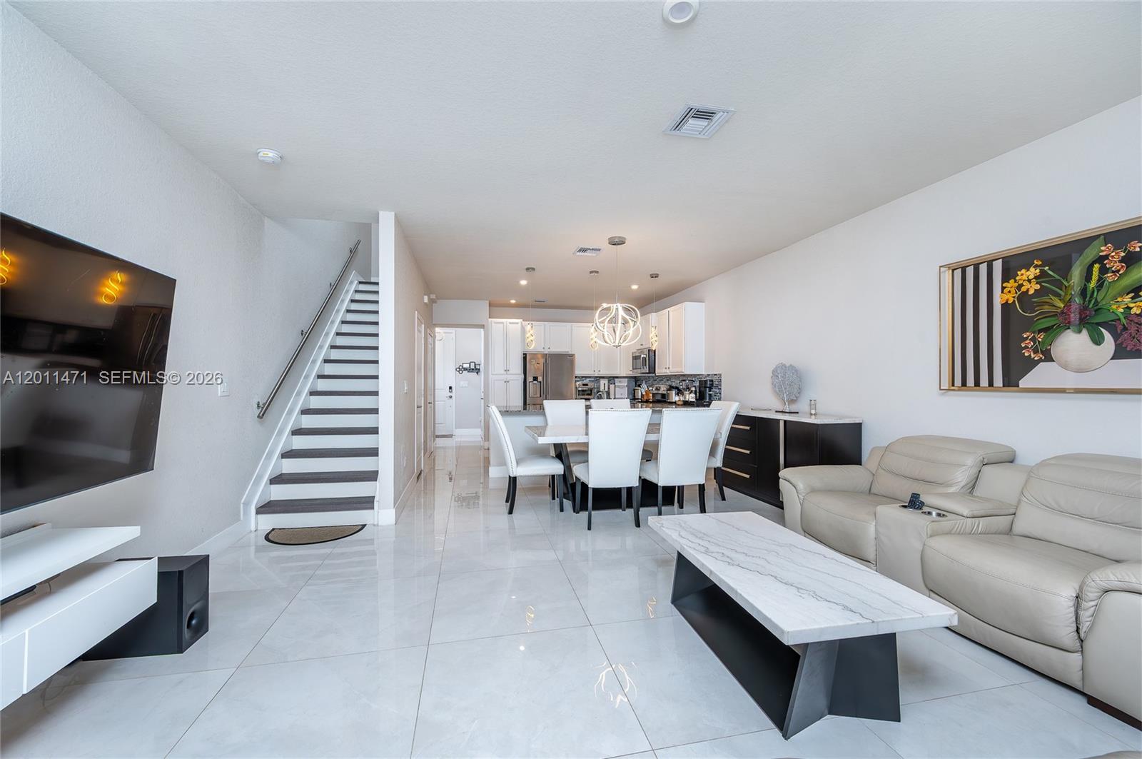 MC RESIDENTIAL - Residential