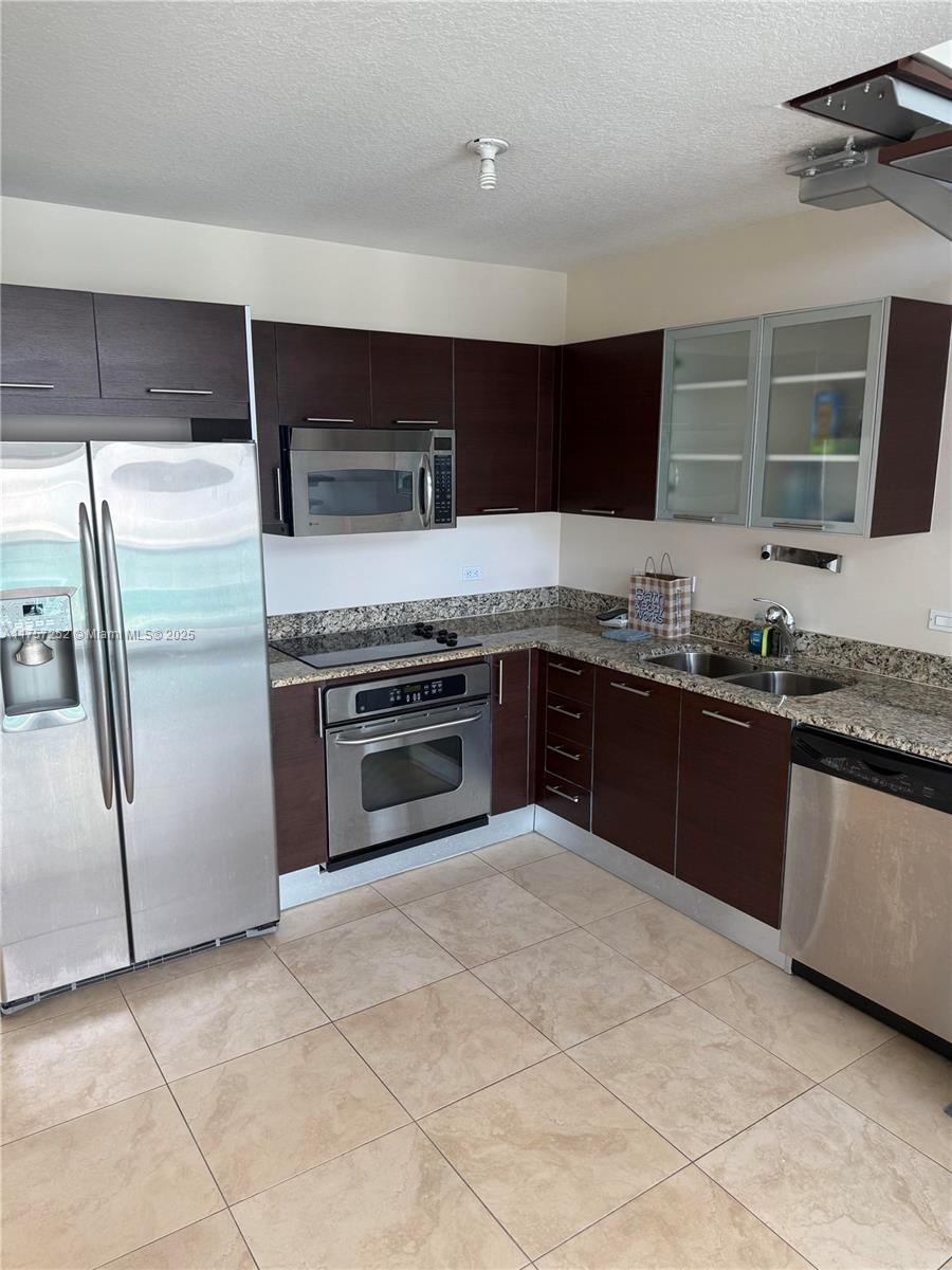 BRICKELL ON THE RIVER S T - Residential