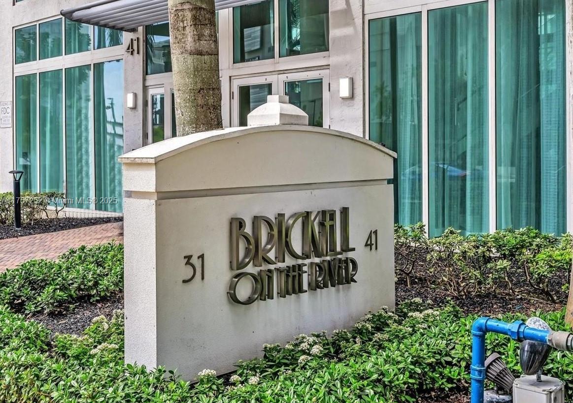 Property for Sale at 41 Se 5th St 2215, Miami, Broward County, Florida - Bedrooms: 1 
Bathrooms: 2  - $519,990