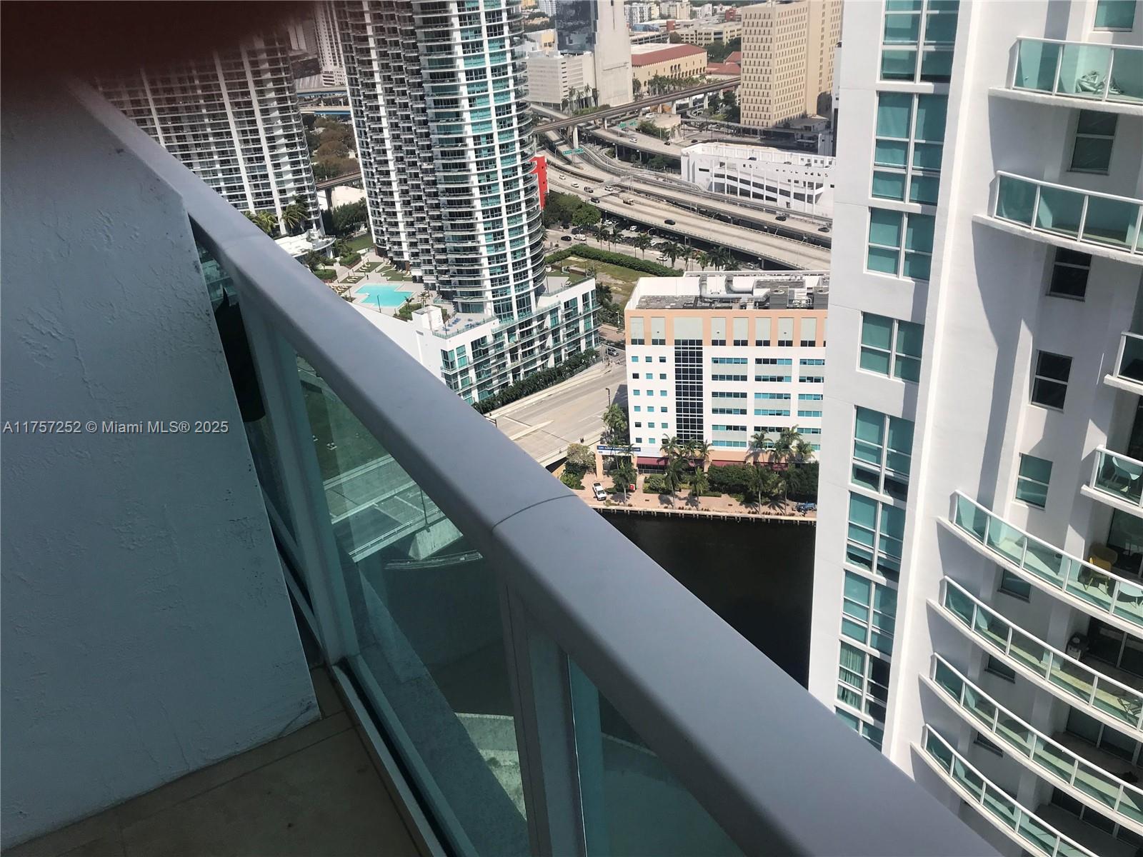 BRICKELL ON THE RIVER S T - Residential