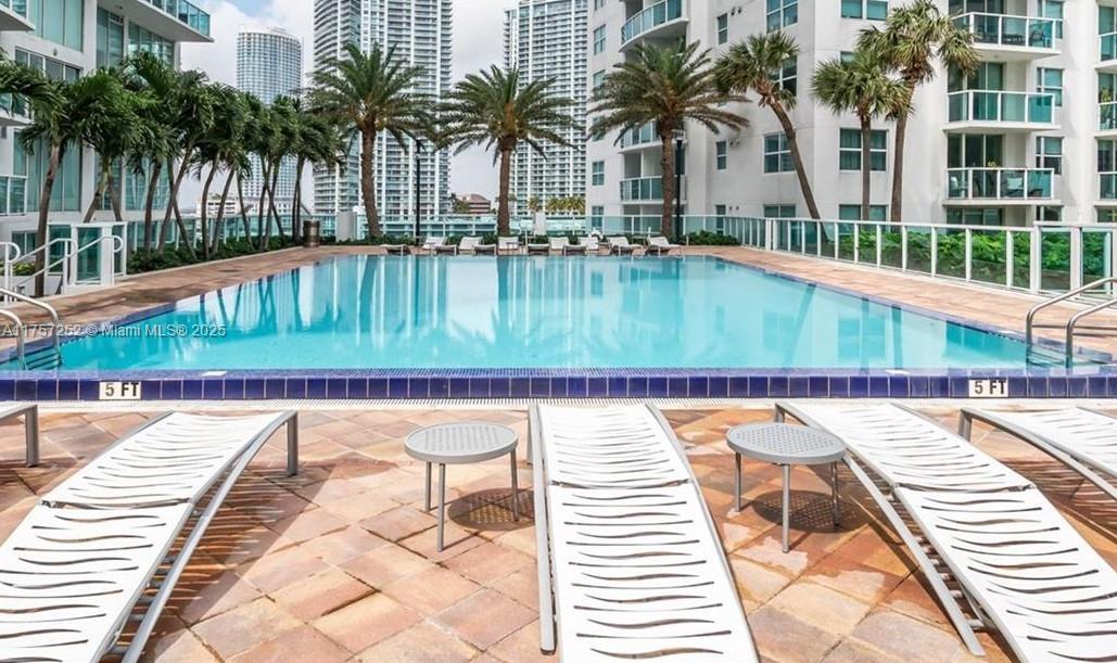 BRICKELL ON THE RIVER S T - Residential