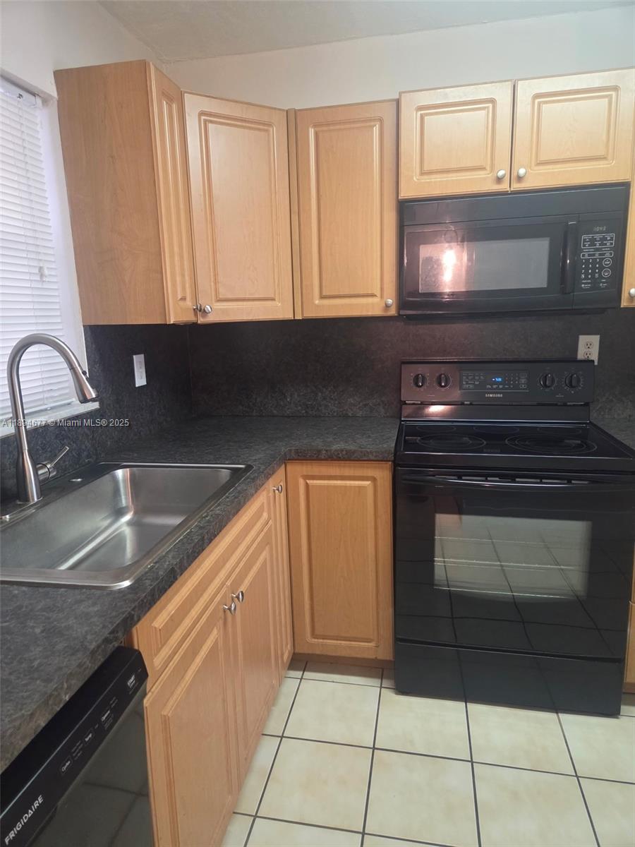 FRENCH VILLAS CONDO - Residential Lease