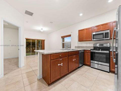 Tiny photo for 236 SE 32nd Ave, Homestead, FL 33033 (MLS # A11977261)