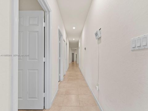 Tiny photo for 236 SE 32nd Ave, Homestead, FL 33033 (MLS # A11977261)