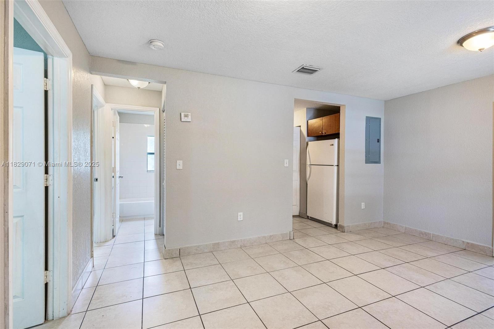 6048 Buchanan St, Hollywood, FL, 33024/$440,000 3 6048 Buchanan St
