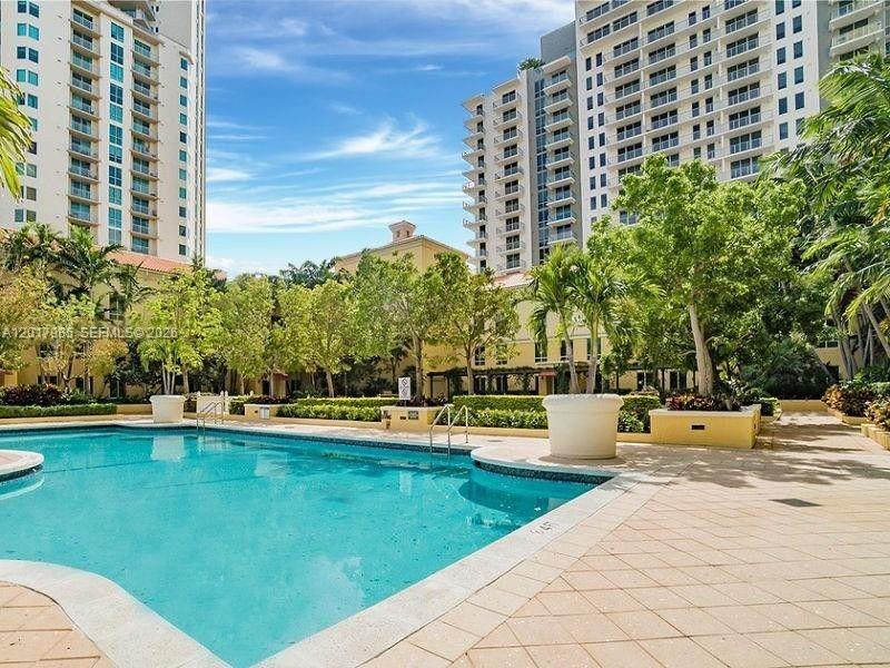 TOSCANO CONDO - Residential