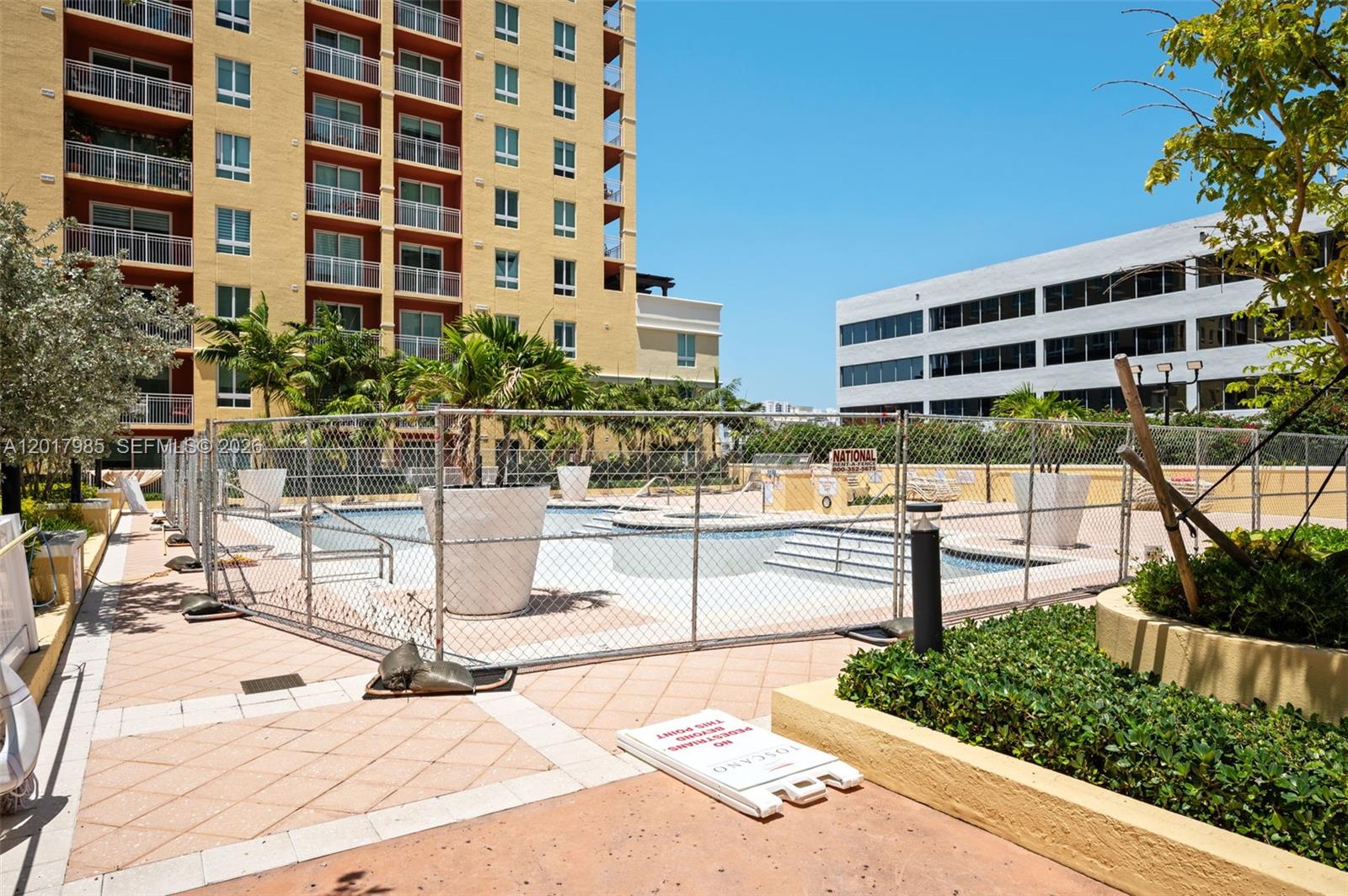 TOSCANO CONDO - Residential