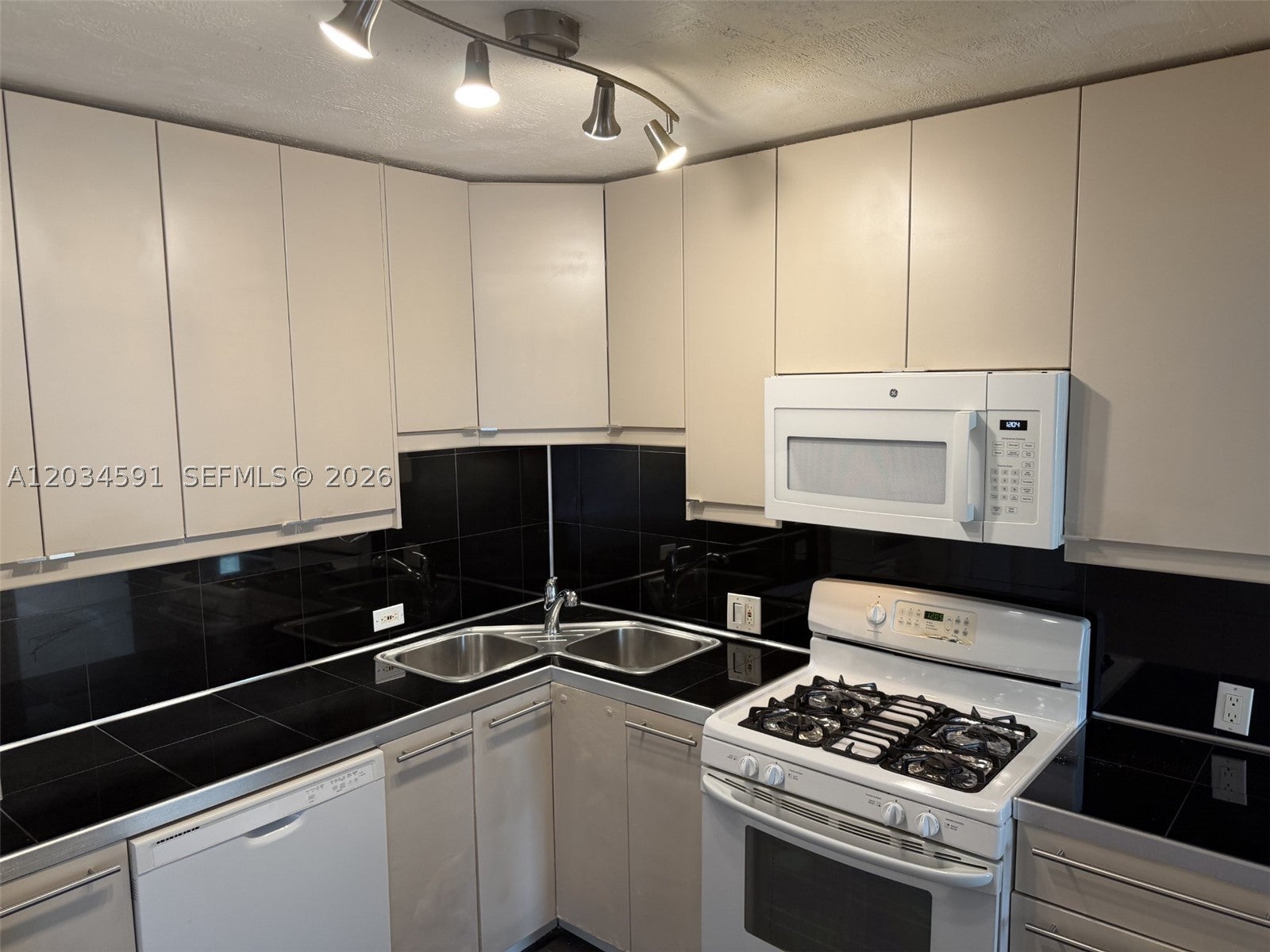 13120 SW 92nd Ave B-404