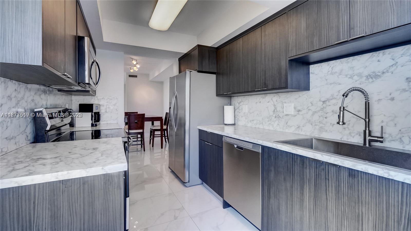 2501 Douglas Rd 601