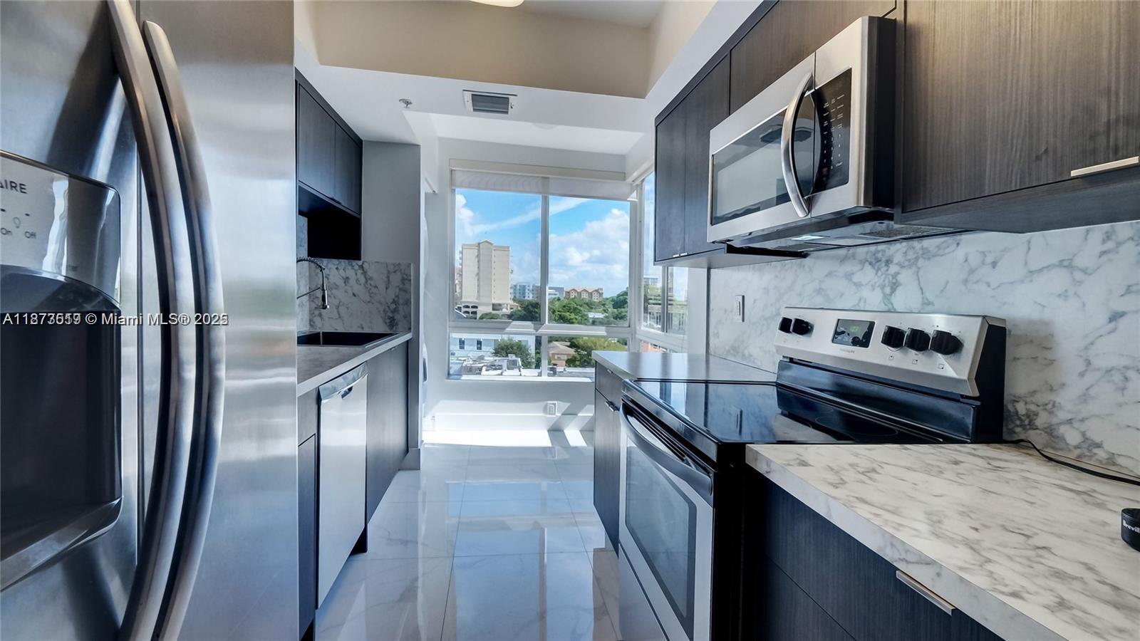 2501 Douglas Rd 601