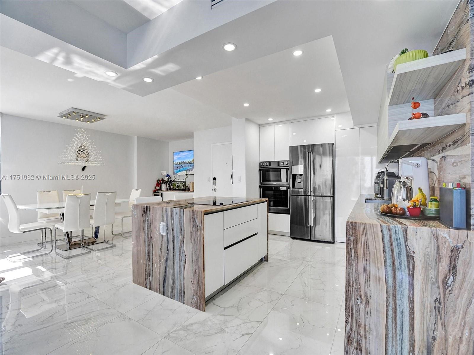 ALLINGTON TOWERS CONDO - Residential