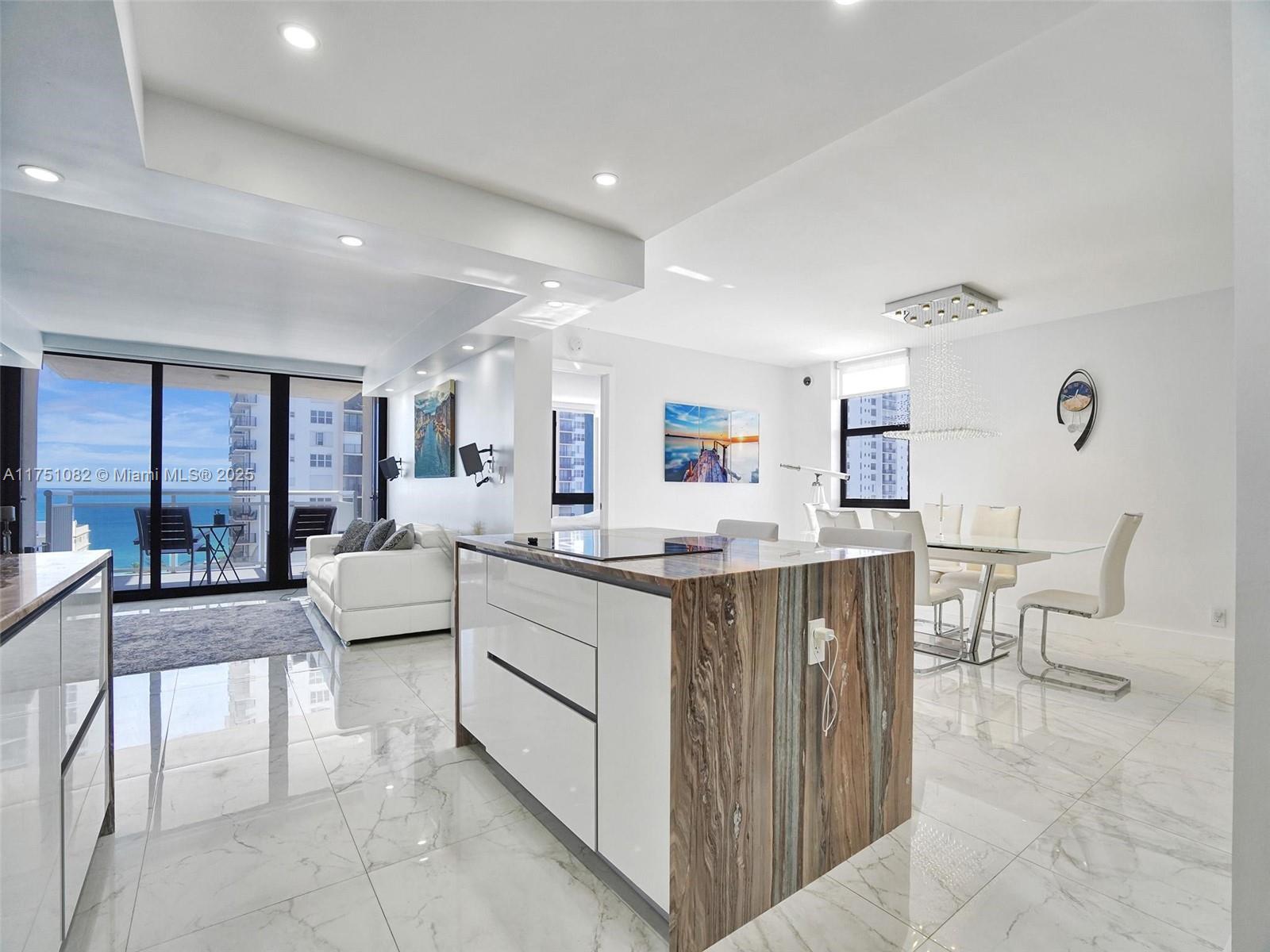 1600 S Ocean Dr 14K