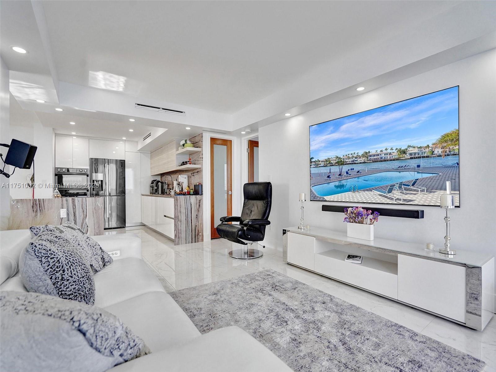 1600 S Ocean Dr 14K