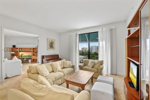 Condominium in Coral Gables FL 55 Merrick Way Way 11.jpg