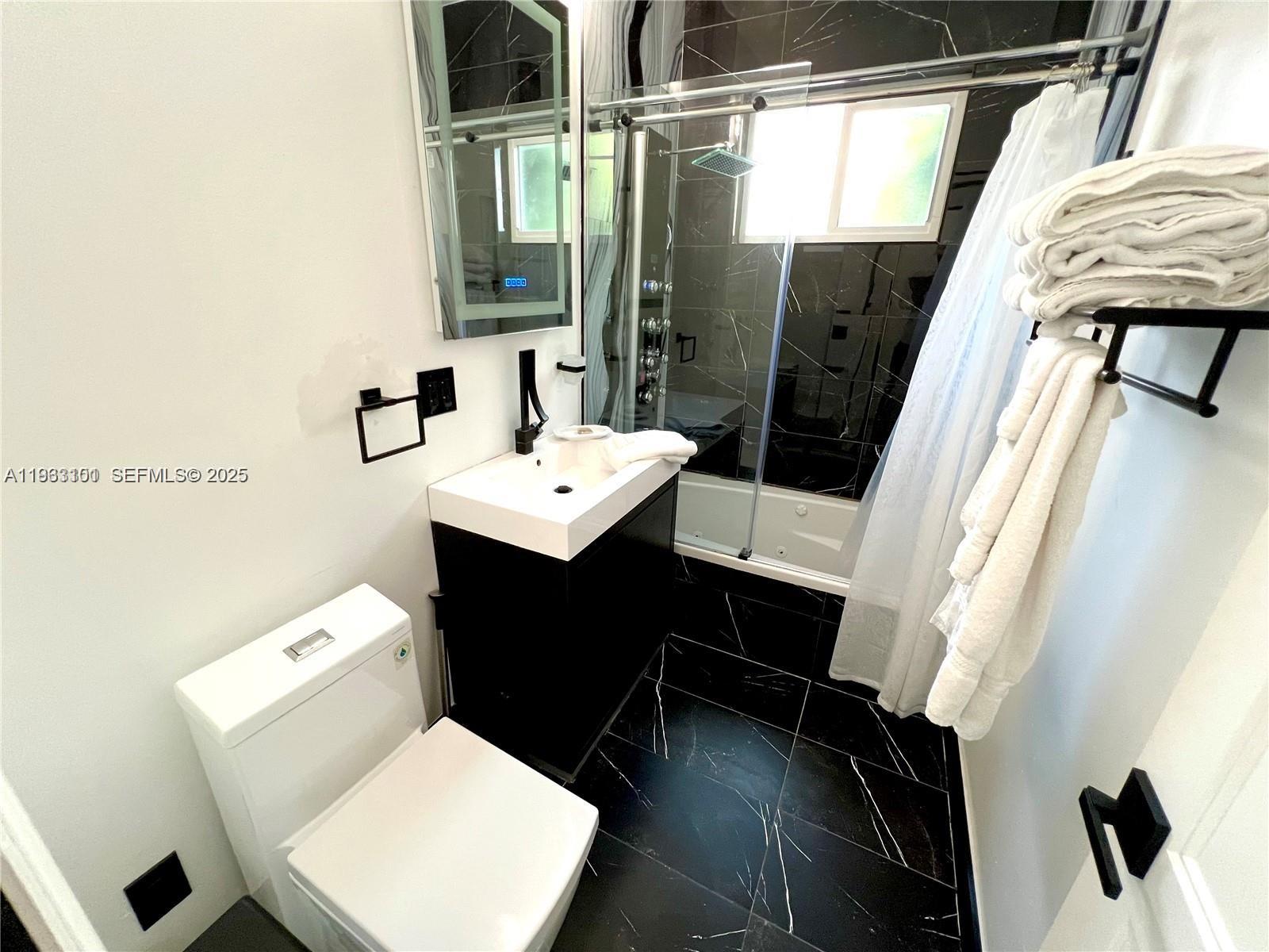 SILVER BLUFF ESTS-SEC A - Residential Lease