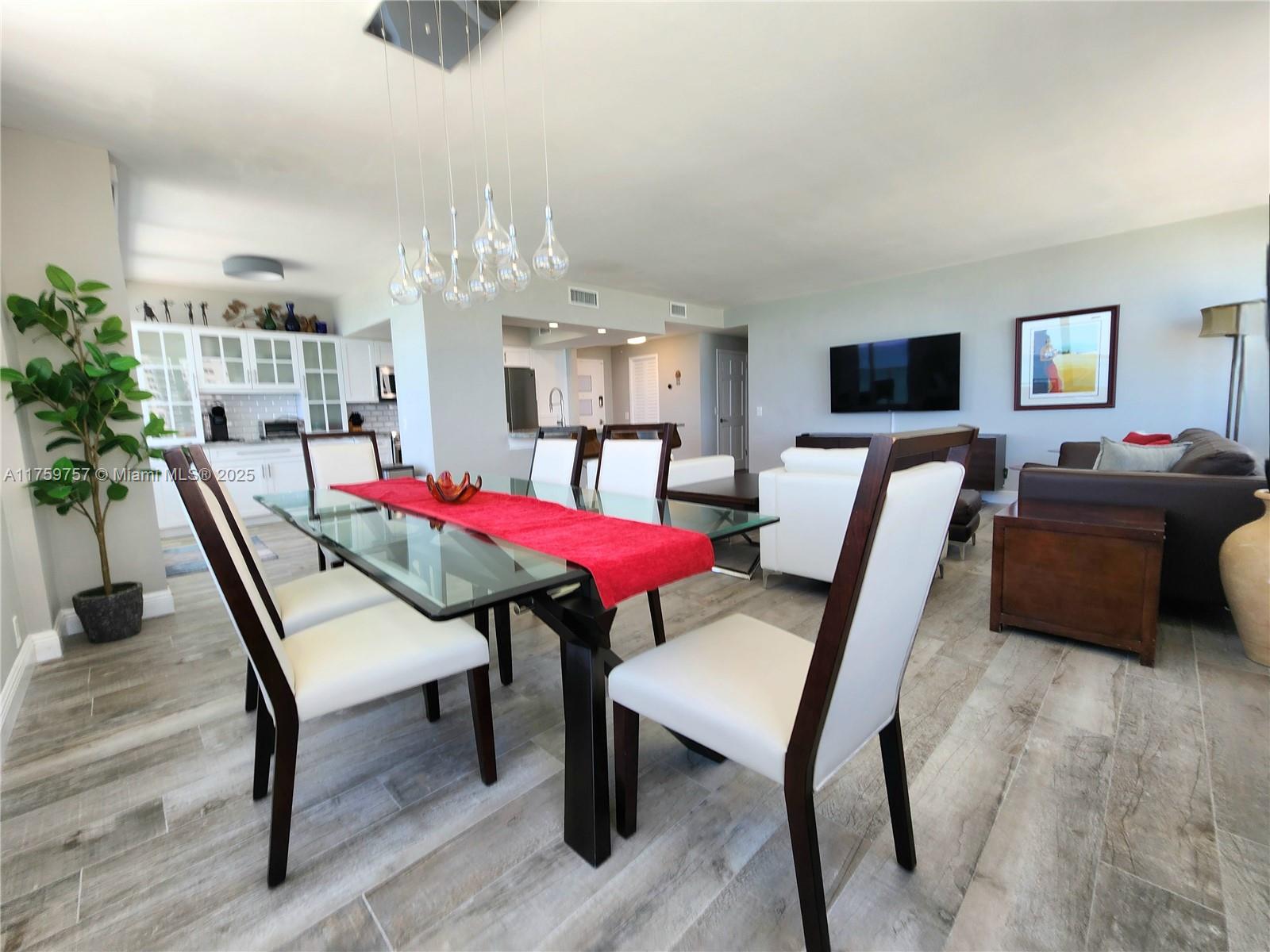 ALEXANDER TOWERS CONDO - Residential Lease