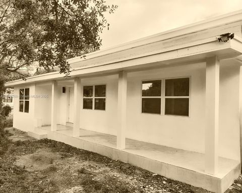400 NE 161st St 1 Miami FL 33162
