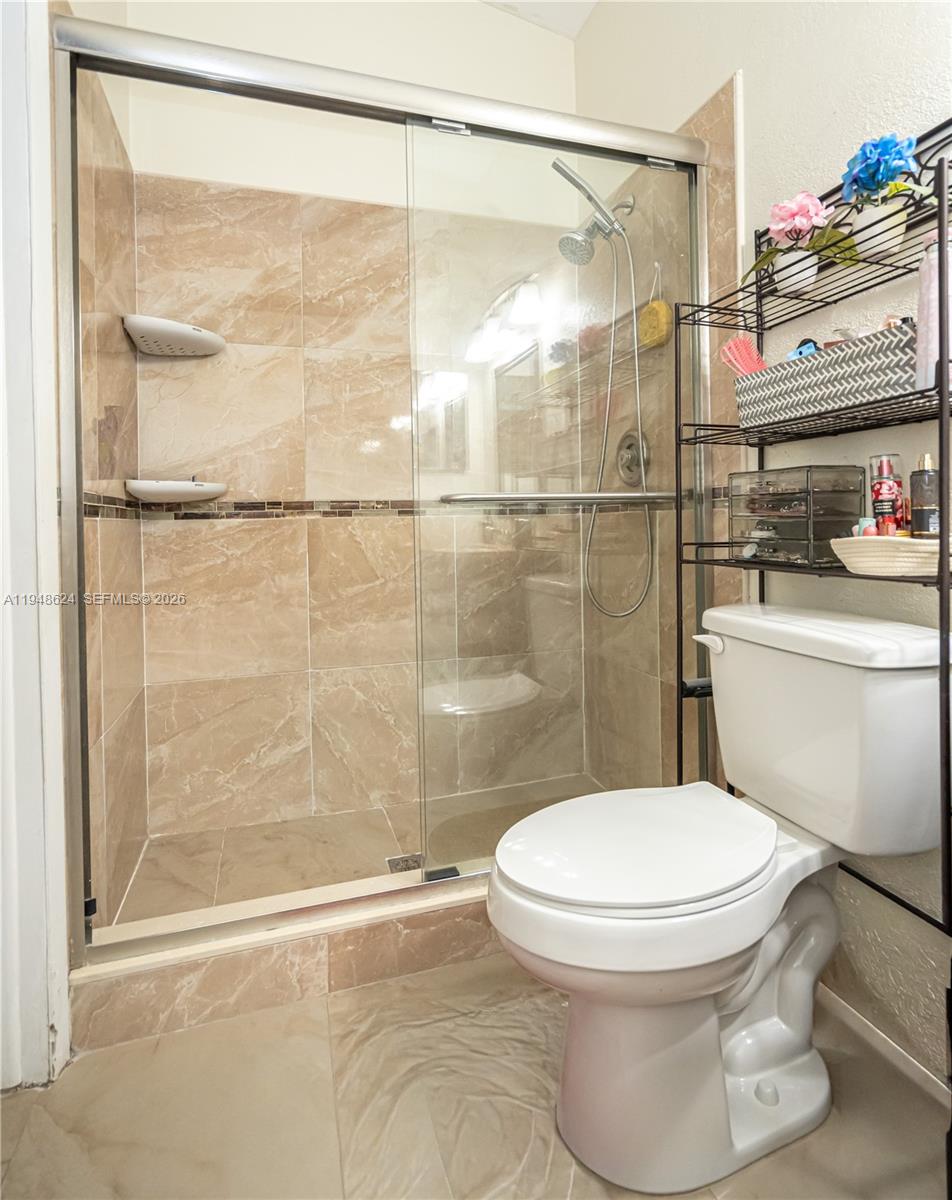 WESTWIND LAKES GARDEN HOM - Residential