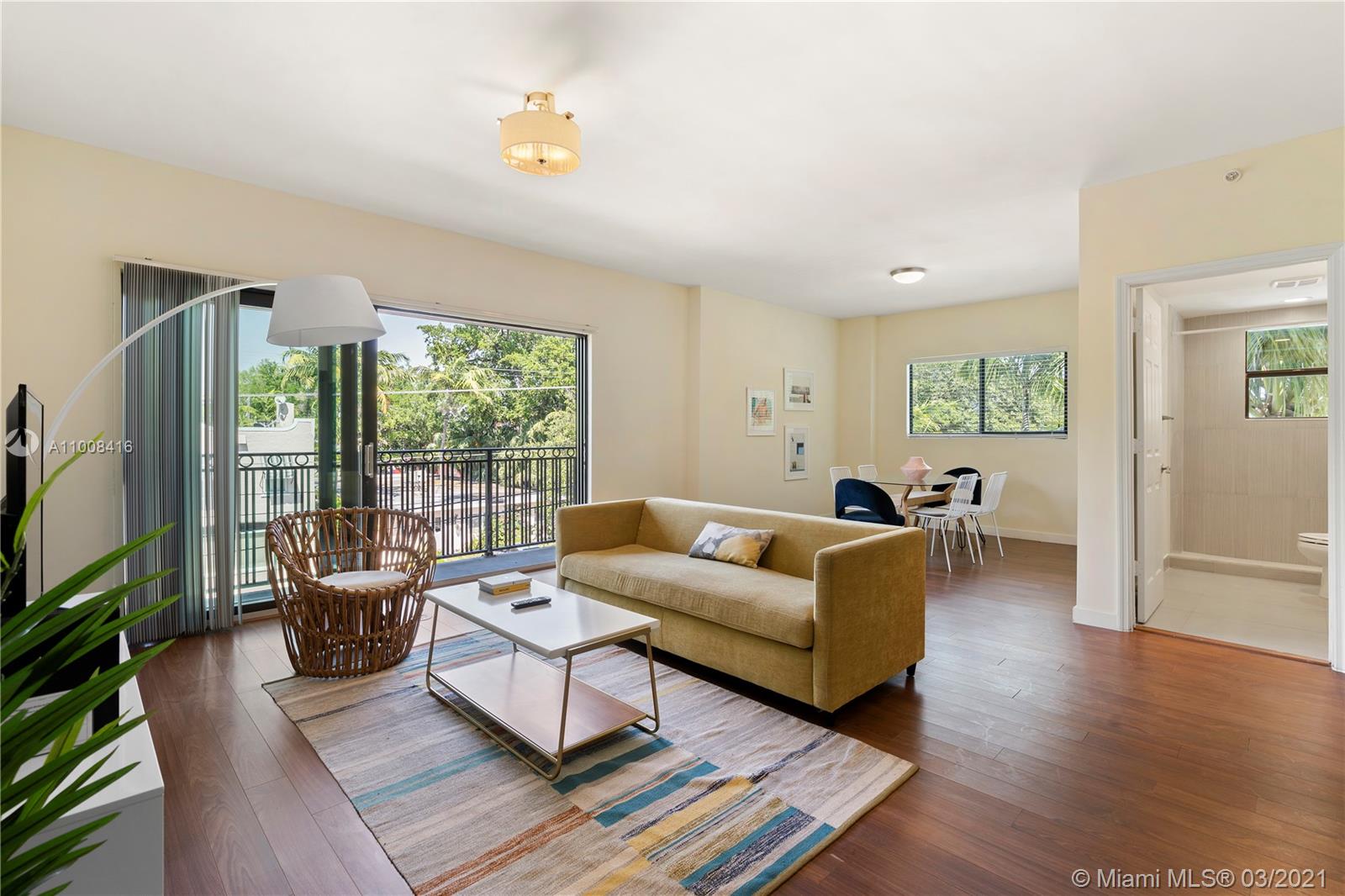 Spectacular spacious 2bd/2ba located in Morning Side only minutes away from Wynwood & Design District. The unit includes washer/dryer, 1 parking space in a gated building and pet friendly. UNFURNISHED !!!