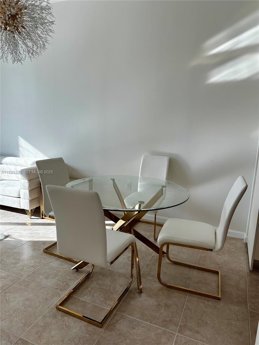 ELOQUENCE ON THE BAY COND - Residential Lease