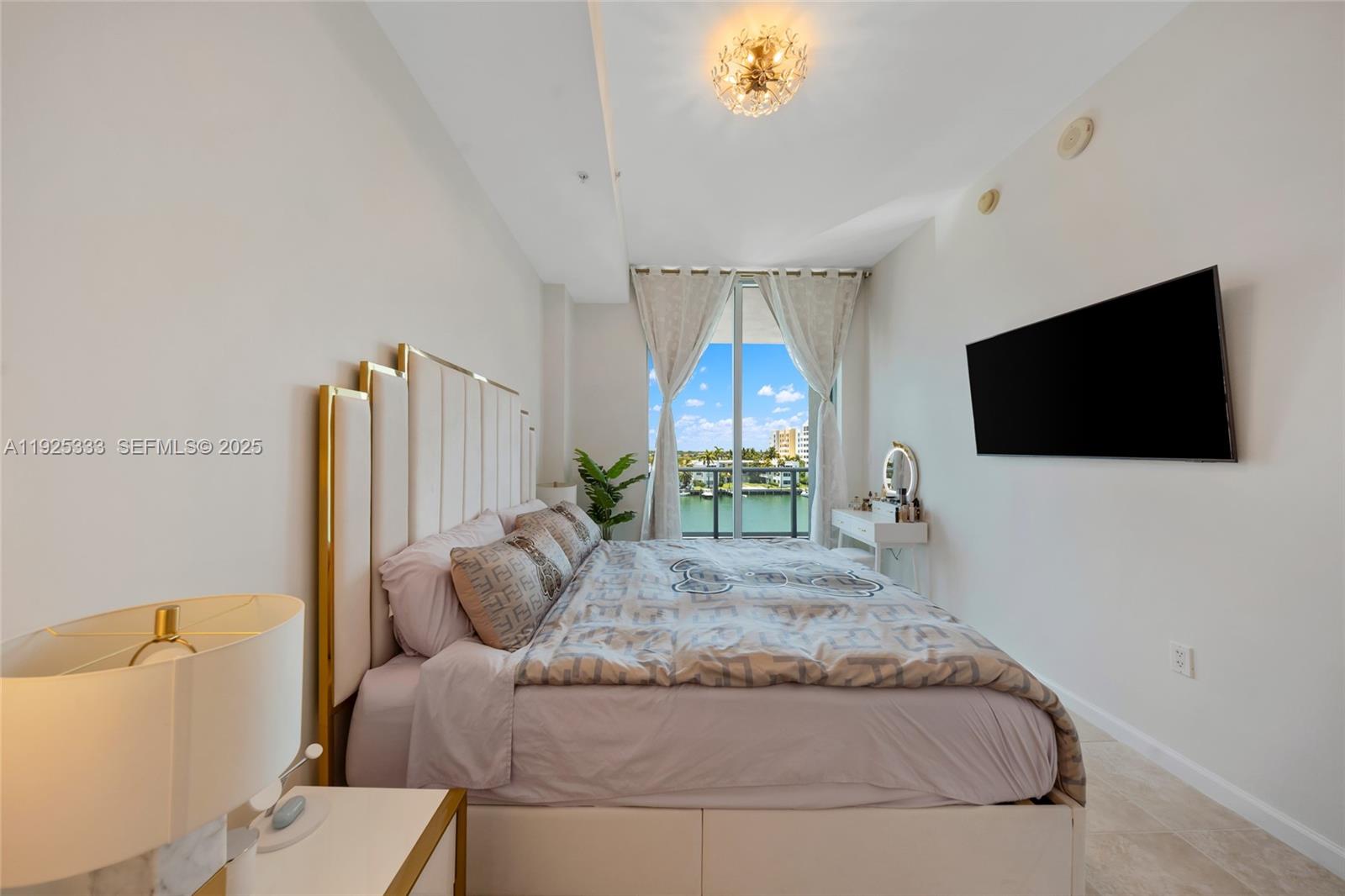 ELOQUENCE ON THE BAY COND - Residential Lease