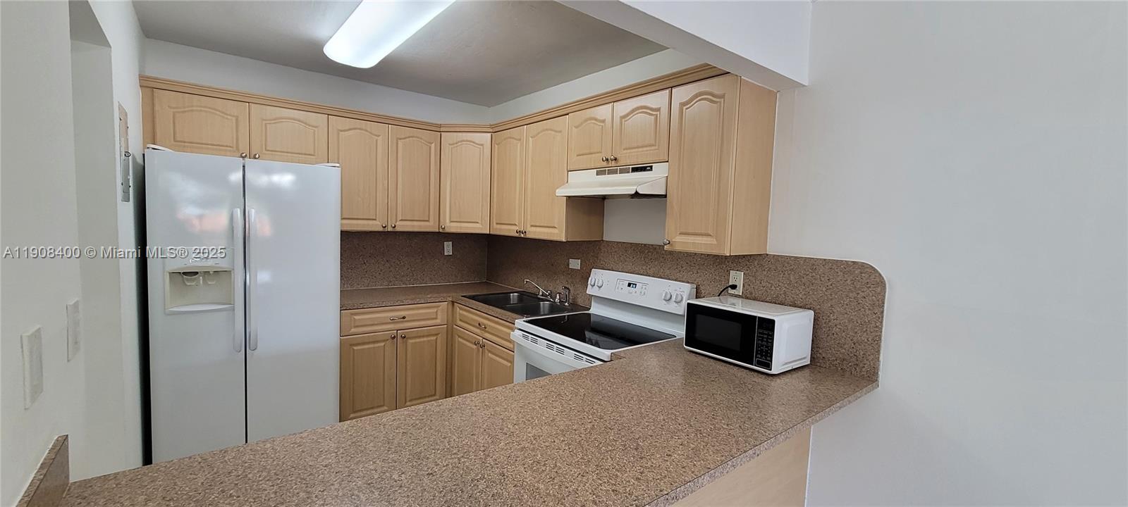 WESTCHESTER LUXURY CONDO - Residential