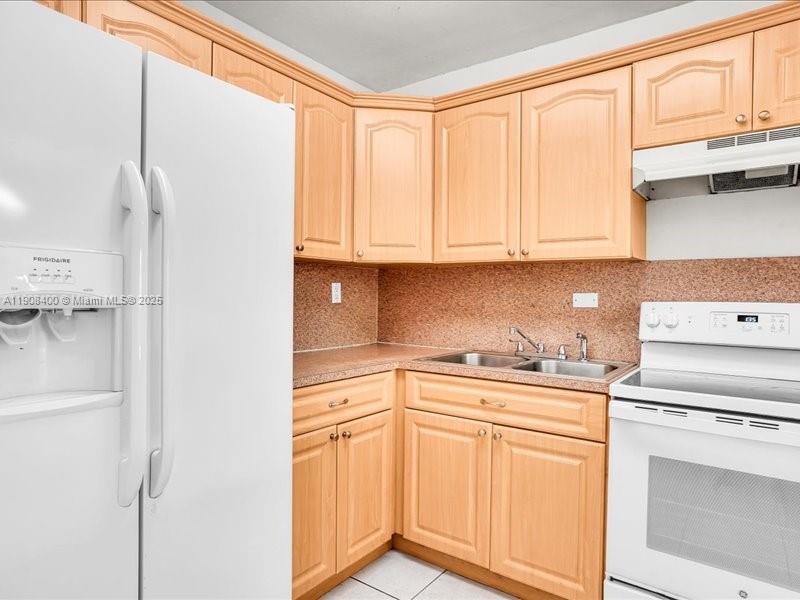 WESTCHESTER LUXURY CONDO - Residential