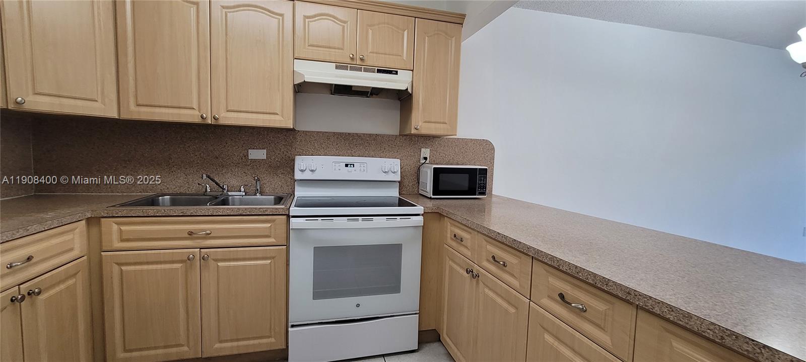 WESTCHESTER LUXURY CONDO - Residential