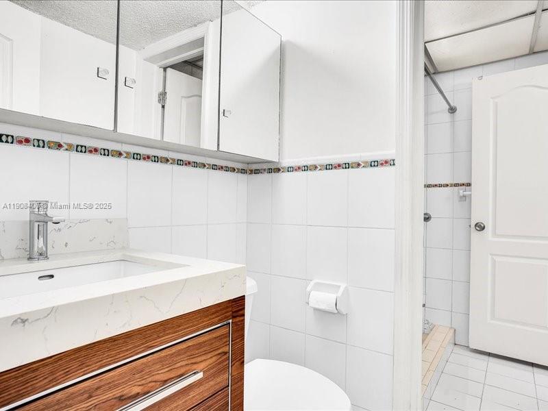 WESTCHESTER LUXURY CONDO - Residential