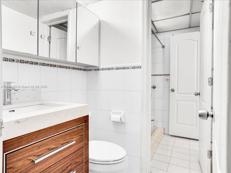 WESTCHESTER LUXURY CONDO - Residential