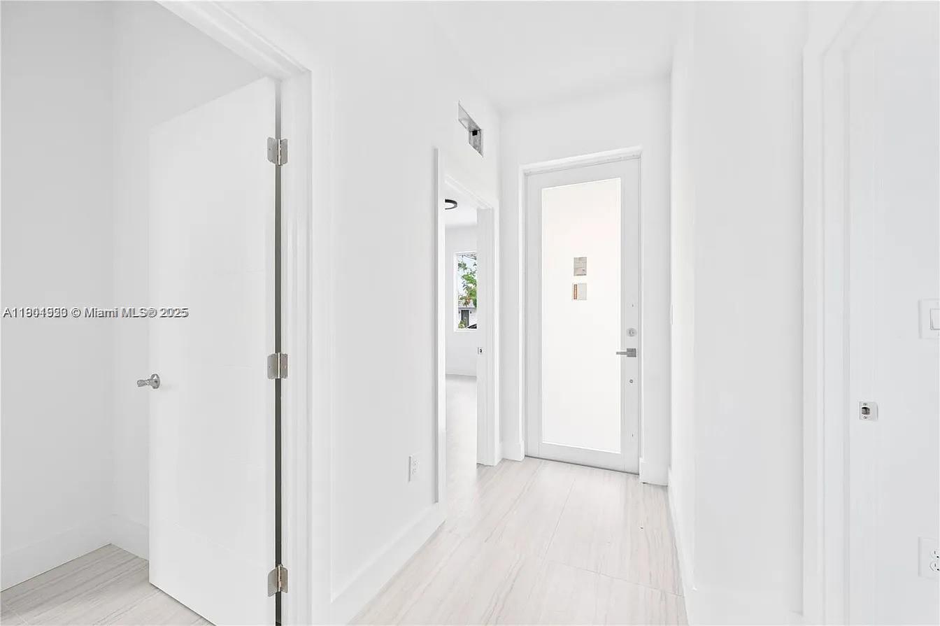 VICTORY GARDENS - Residential Lease