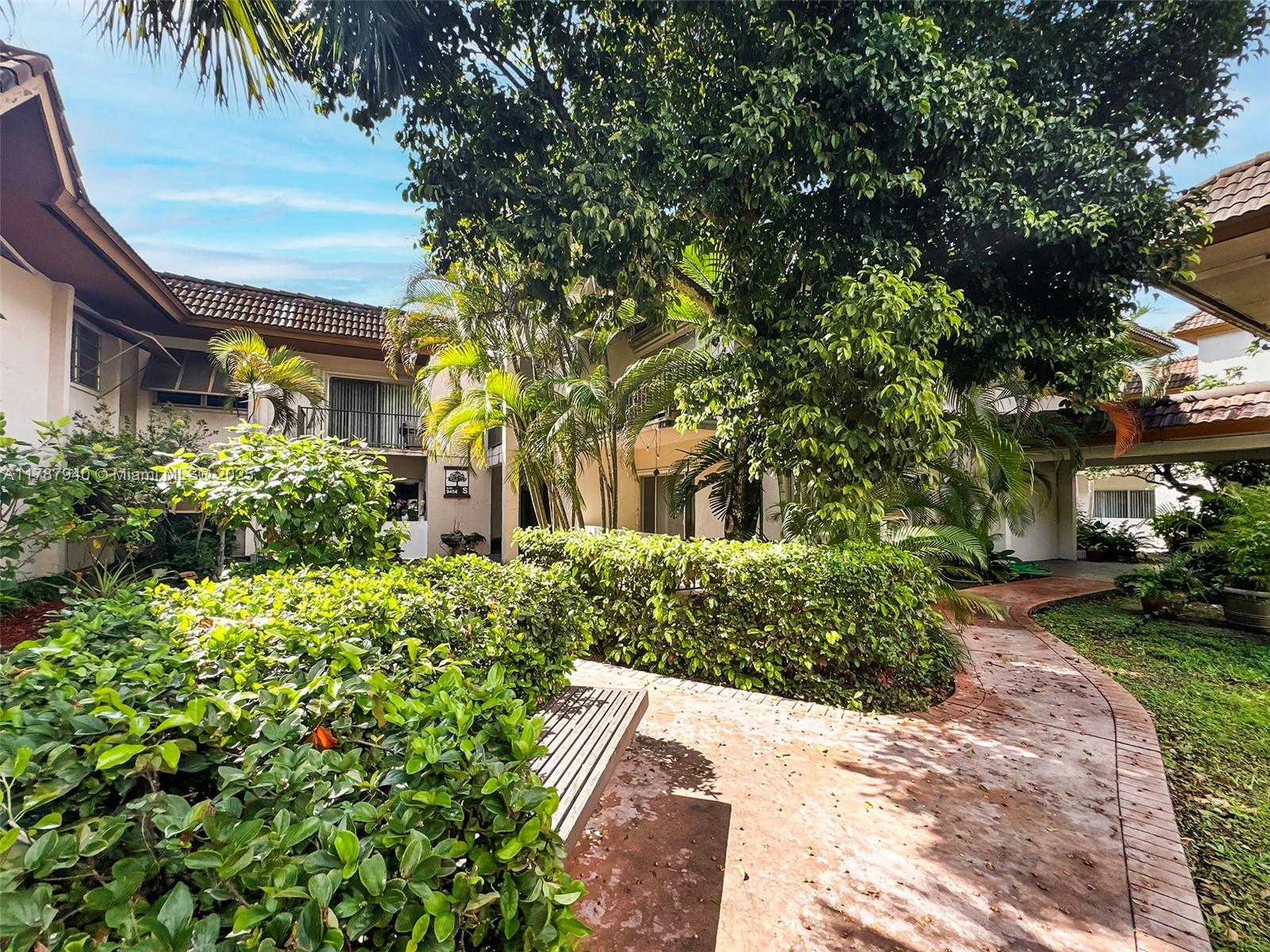 9454 Sw 77th Ave S1, Miami, Broward County, Florida - 2 Bedrooms  
2 Bathrooms - 