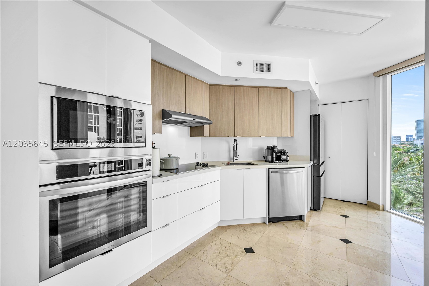 19333 Collins Ave 709