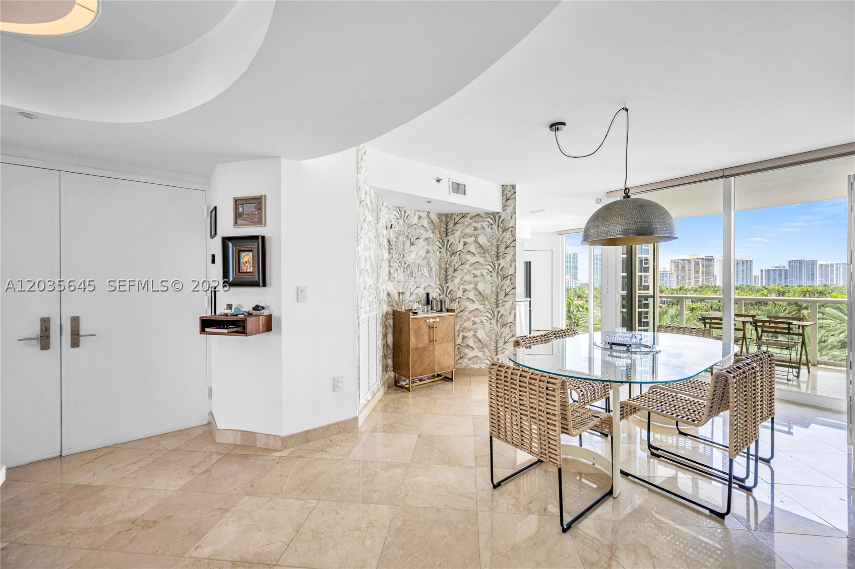 19333 Collins Ave 709