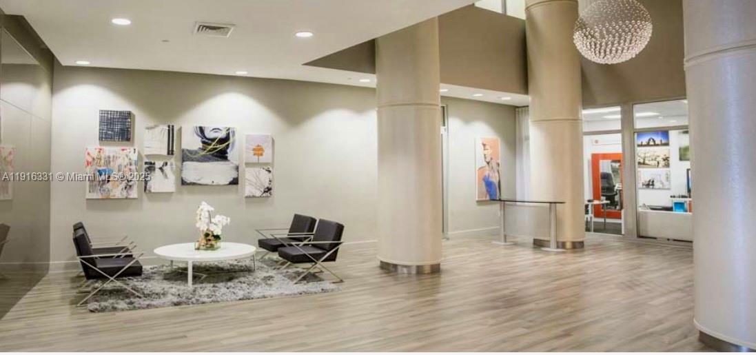 1750 N Bayshore Dr 2308