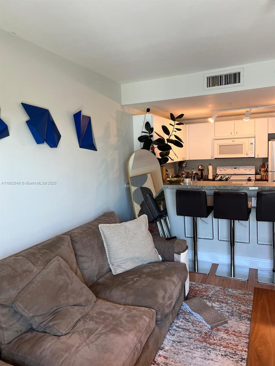Rental Property at 2740 Sw 28th Ter 604, Miami, Broward County, Florida - Bedrooms: 1 
Bathrooms: 1  - $2,400 MO.