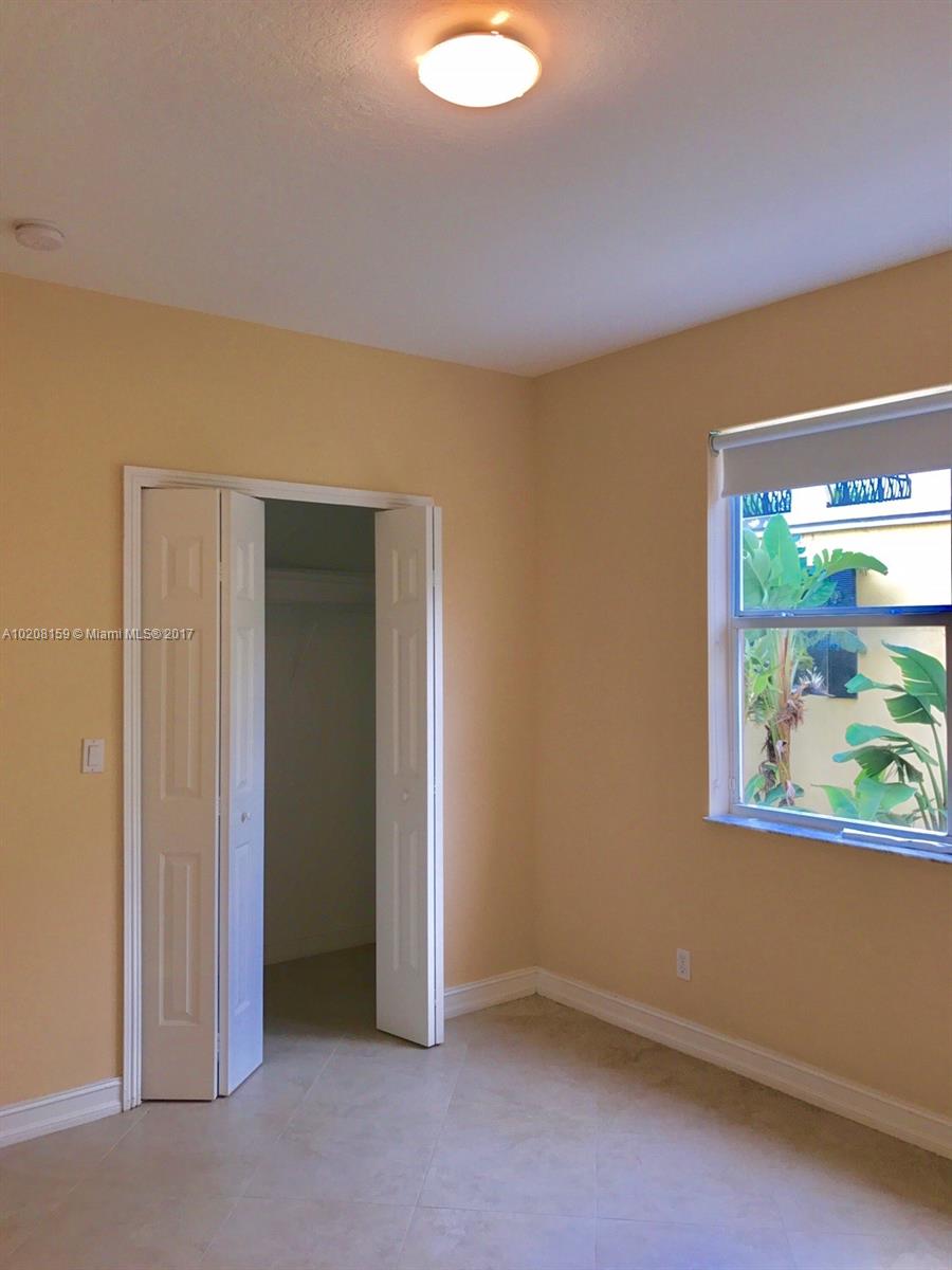 Waverly Place 2-19 D - Residential Lease