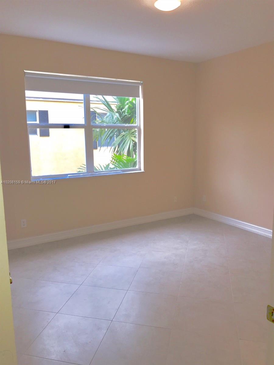 Waverly Place 2-19 D - Residential Lease