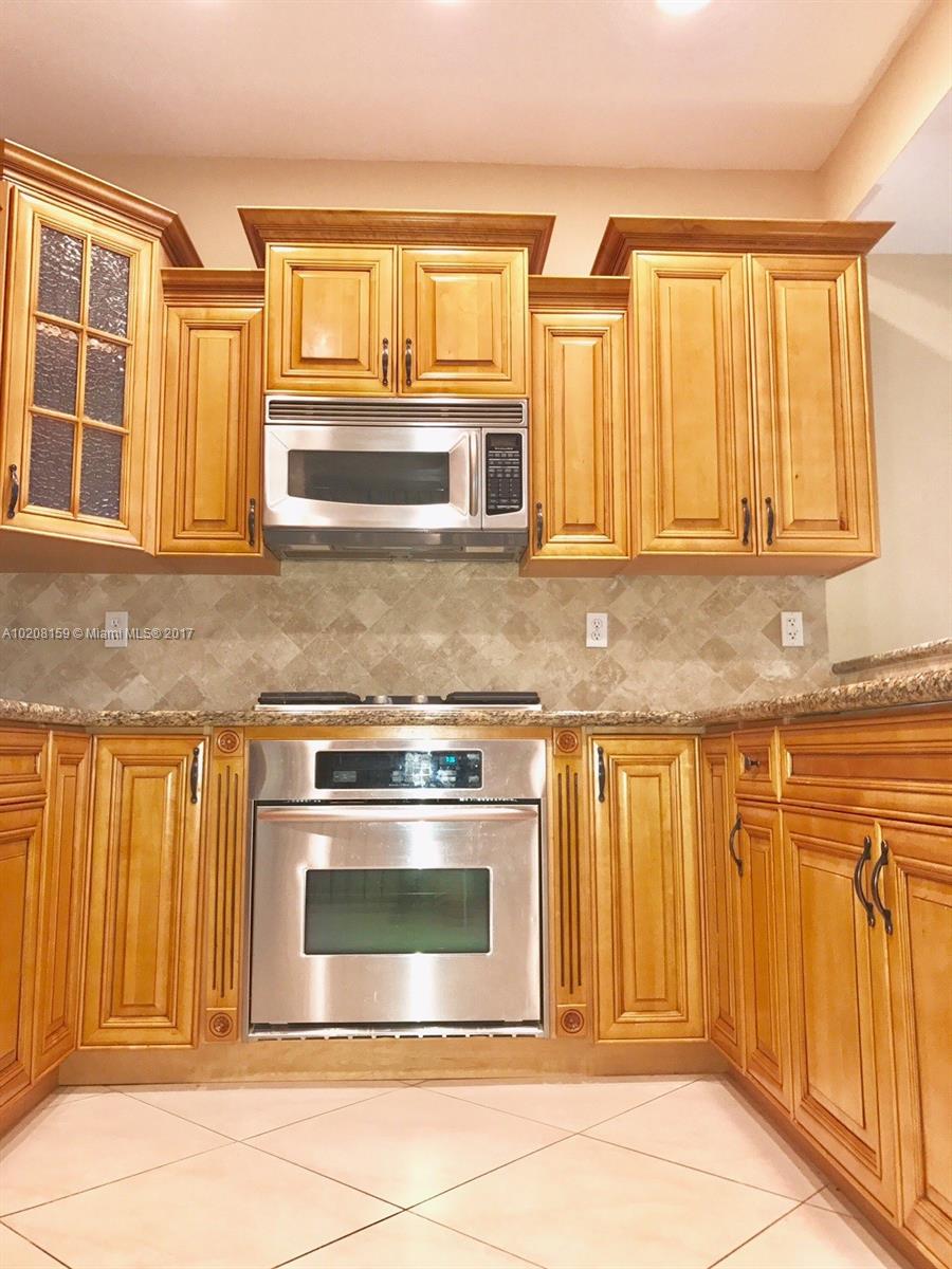 Waverly Place 2-19 D - Residential Lease