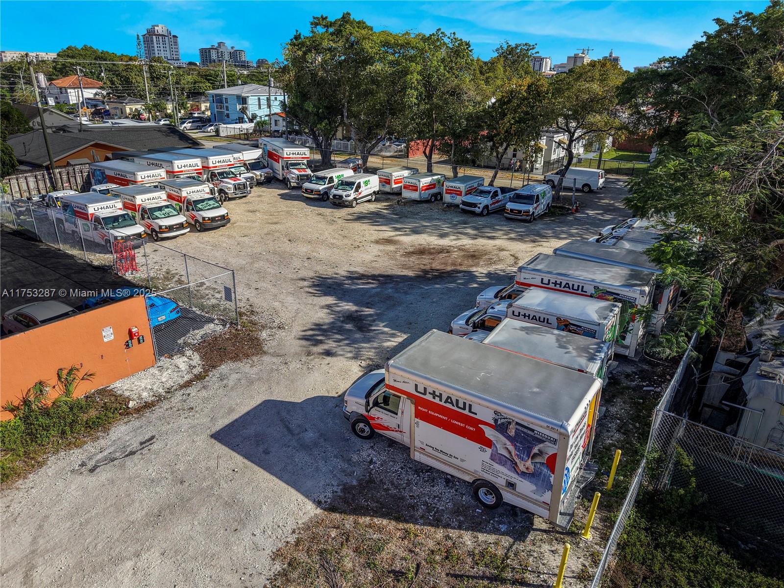 AMD PL OF TAMIAMI GROVES - Land