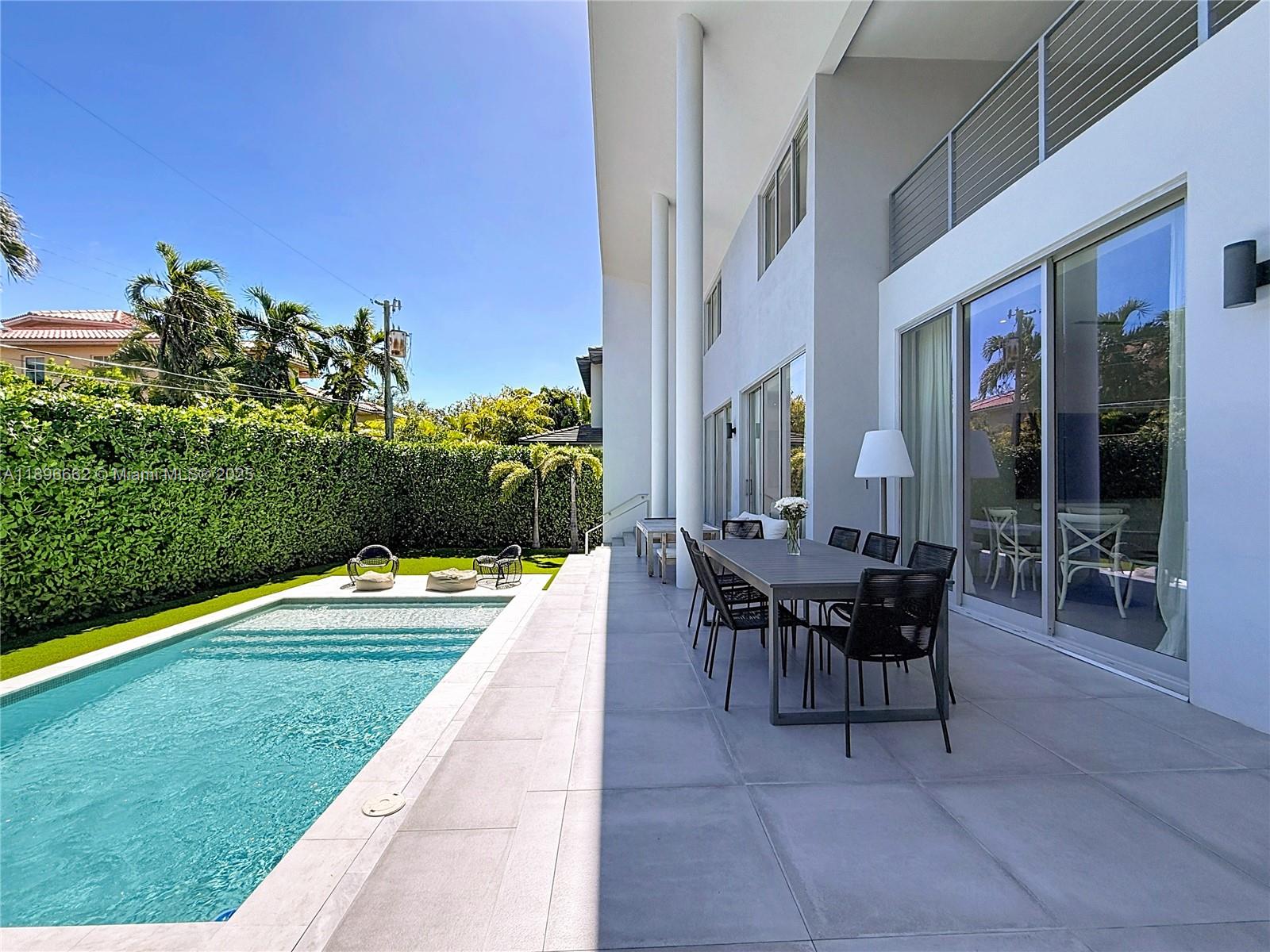 TROPICAL ISLE HOMES SUB - Residential