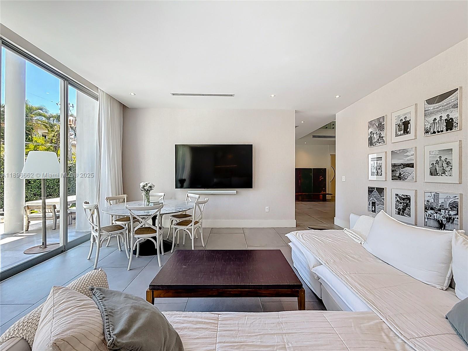 TROPICAL ISLE HOMES SUB - Residential