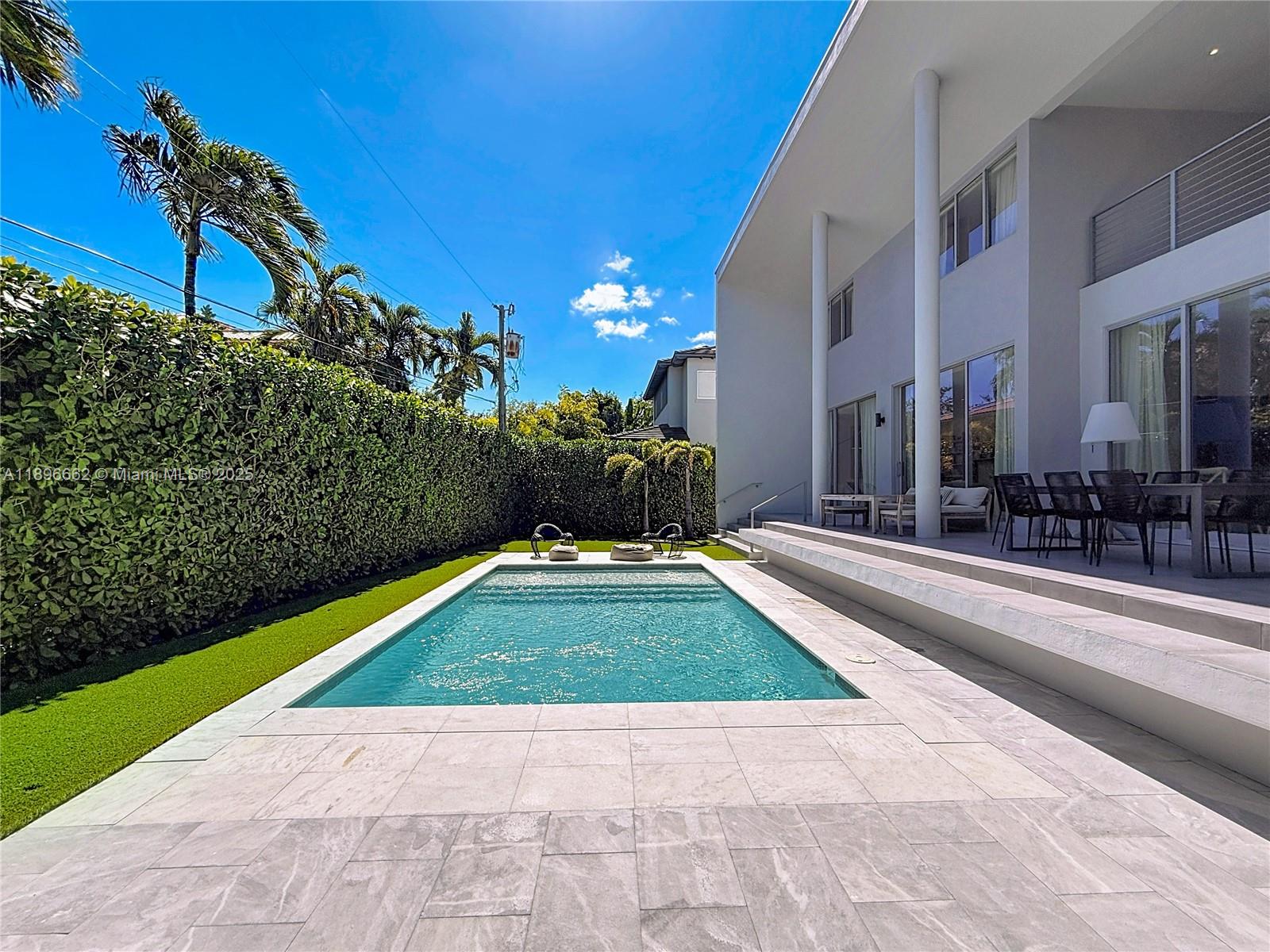 TROPICAL ISLE HOMES SUB - Residential