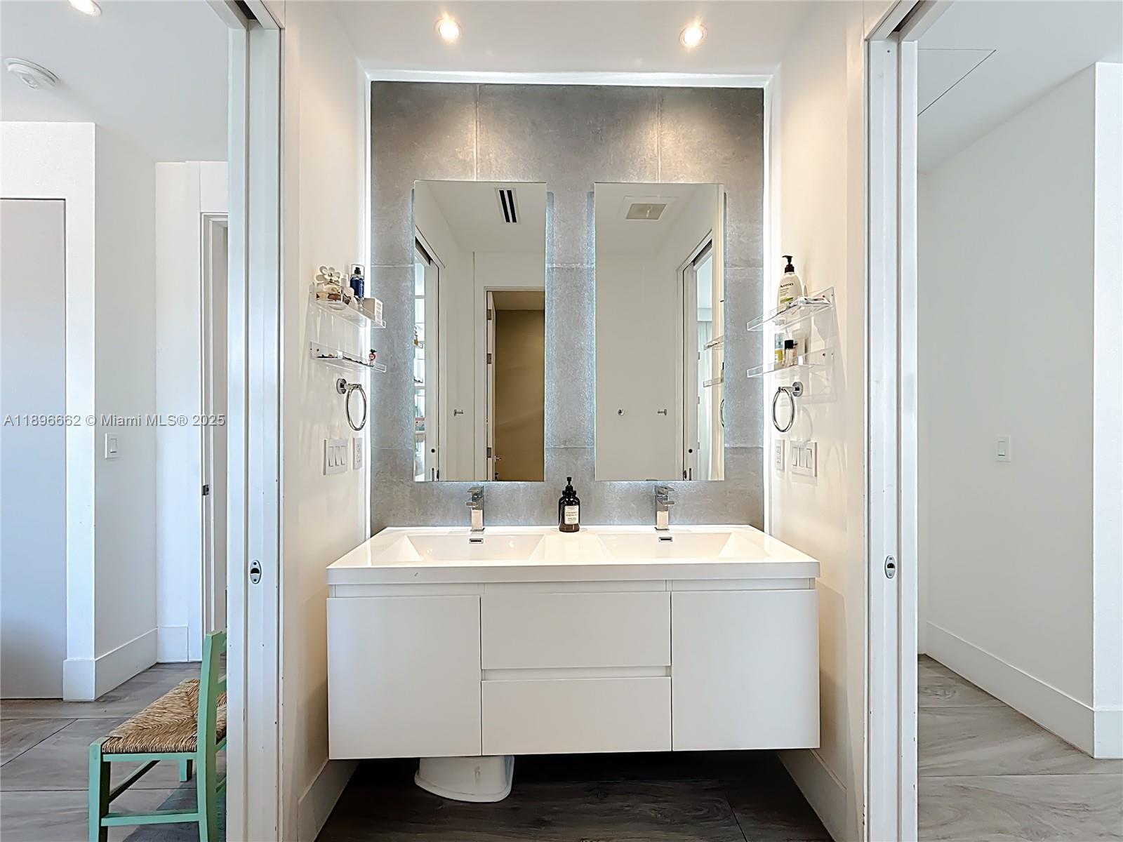 TROPICAL ISLE HOMES SUB - Residential